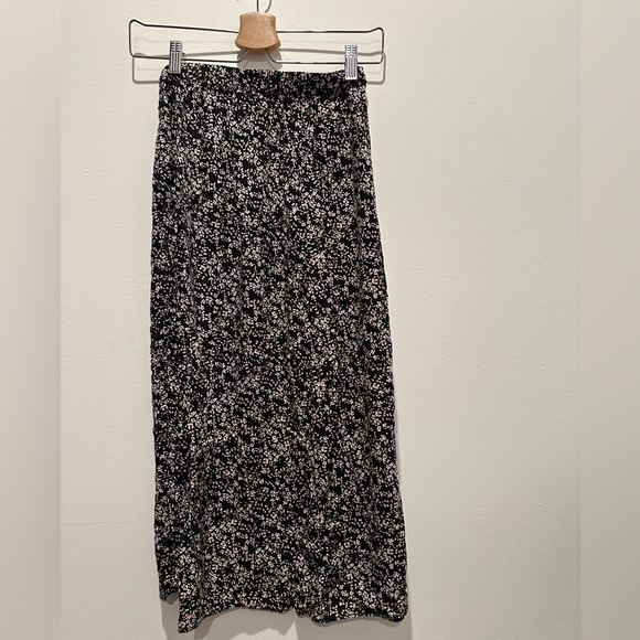 Mid Length Skirt - Picture 3 of 3